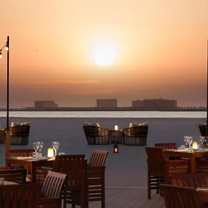 5* فندق ريتز كارلتون رأس الخيمة,شاطئ الحمرا